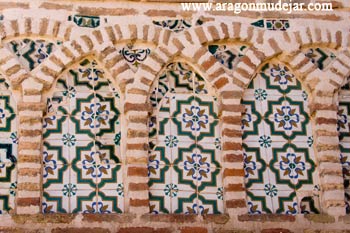 DETALLE DE ARCOS ENTRECRUZADOS